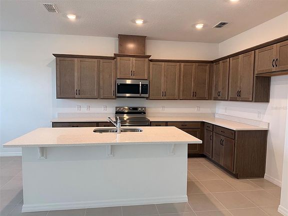 2nd image of 333 Marion Loop