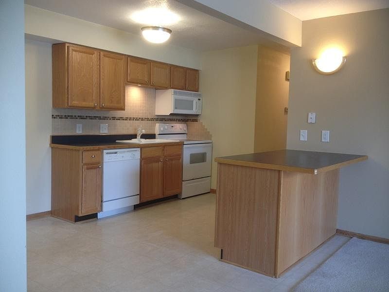 1st image of 1211 Highland Ave