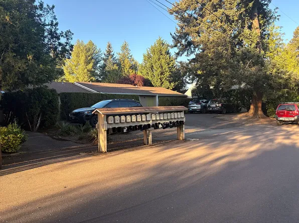 121 Church St APT 3, Lake Oswego, OR 97034