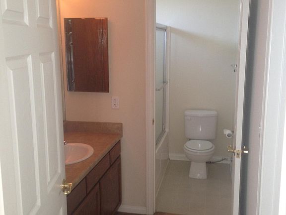 5th image of 14423 Weddington St #2