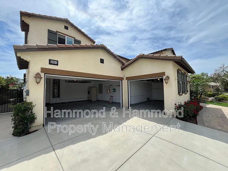 5 bed, 4.5 bath, 3964 sqft, $6,695 — Photo 1