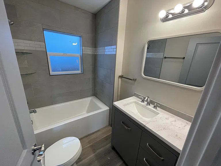 Bathroom Tiled Tub and Shower