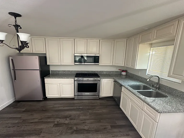 730 S 46th St — Photo 1