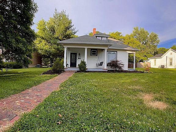 2nd image of 205 Chestnut Ave