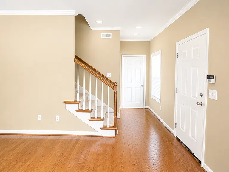 899 Magnolia Ct — Photo 4