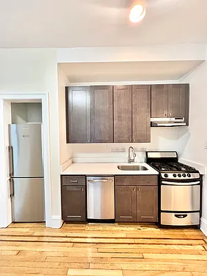 Rented by A&E Real Estate Management | media 7