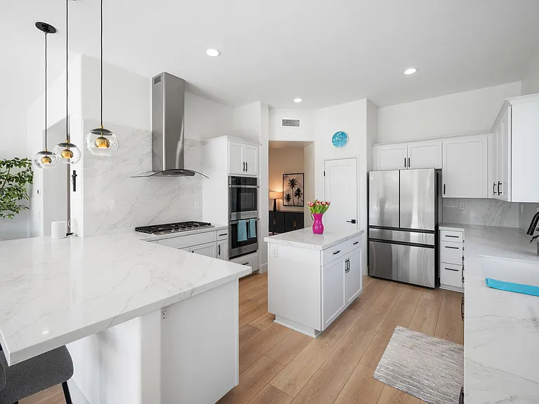 143 E Kavenish Dr — Photo 22
