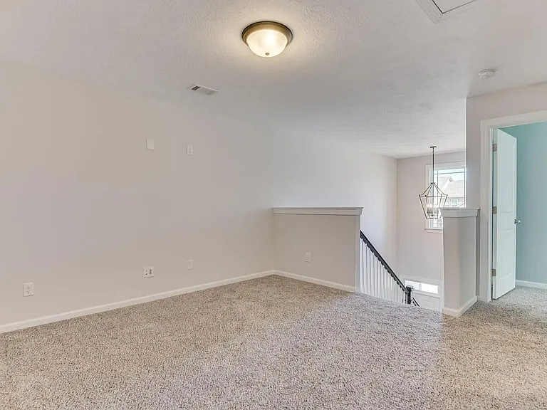 540 Vinings Dr — Photo 21