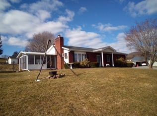 24 Andrew St, Milroy, PA 17063