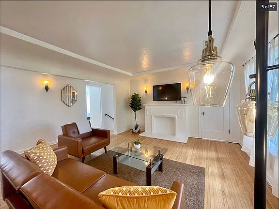 5th image of 952 12th St #1
