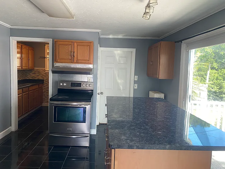 81 Pilgrim Ave — Photo 8