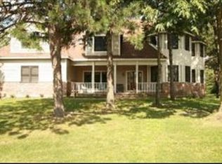 1S475 Luther Ave, Oakbrook Terrace, IL 60181