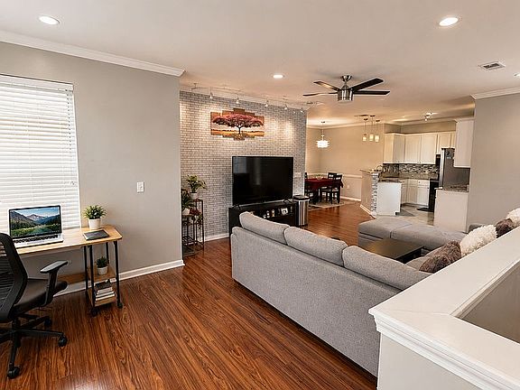 5th image of 3201 Regency Ct
