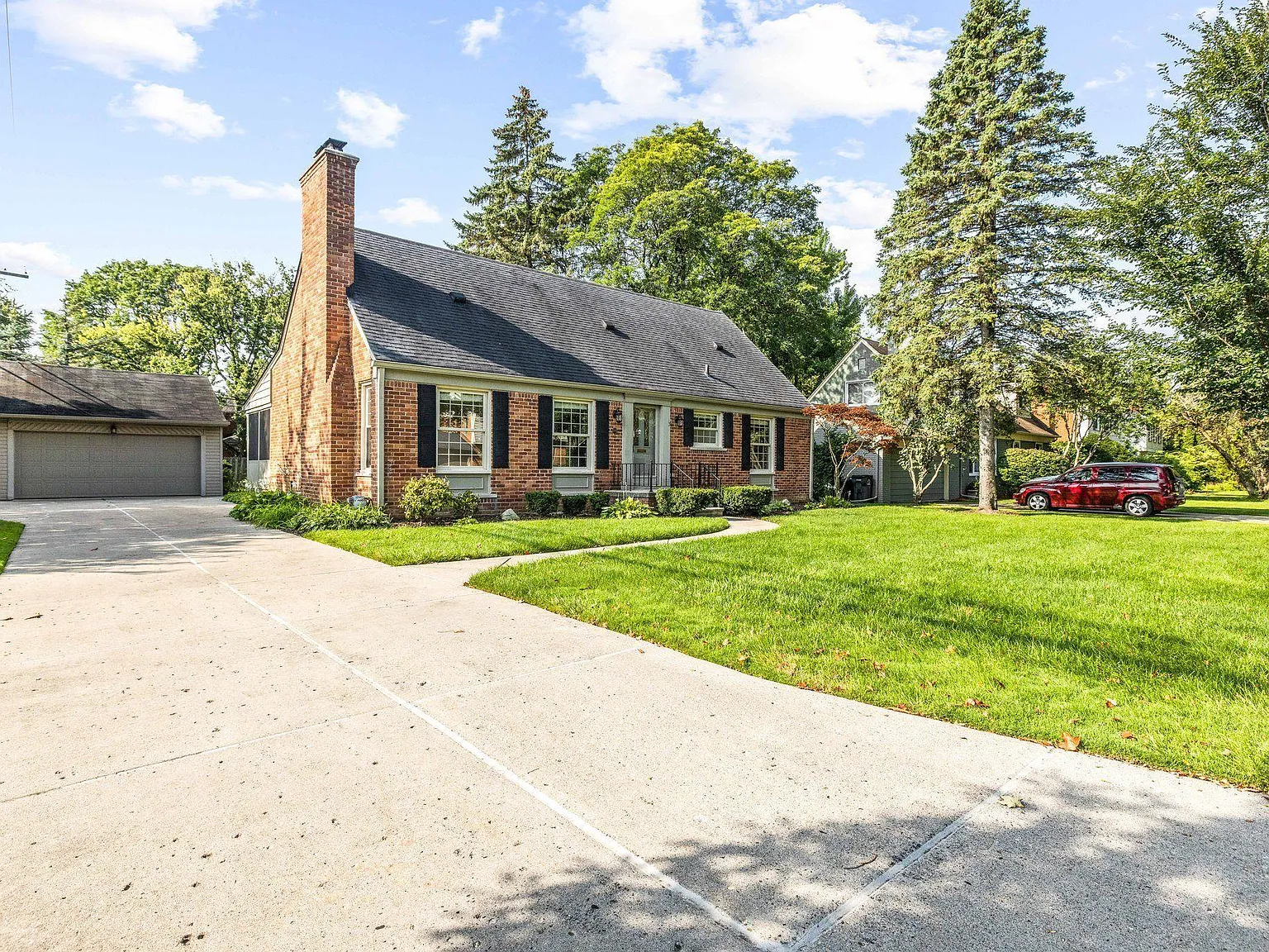 4 bed, 2.0 bath, 1850 sqft, $3,800 — Photo 4