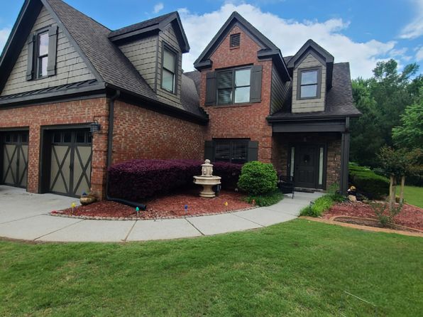 2604 Foxy Dr