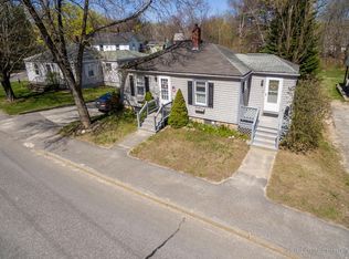 51 Bow St, Freeport, ME 04032