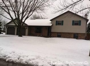 2892 Mayflower Rd, Green Bay, WI 54311