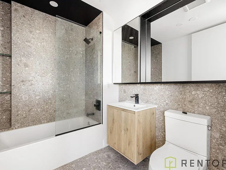 228 Berry St #2M — Photo 5