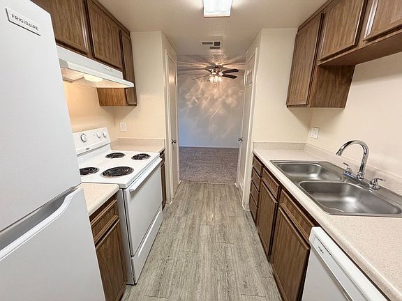 2nd image of 400 W Gettysburg Ave APT 223A