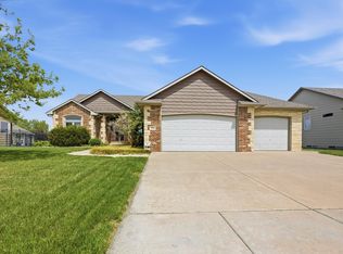 1246 N Forestview Ct, Wichita, KS 67235