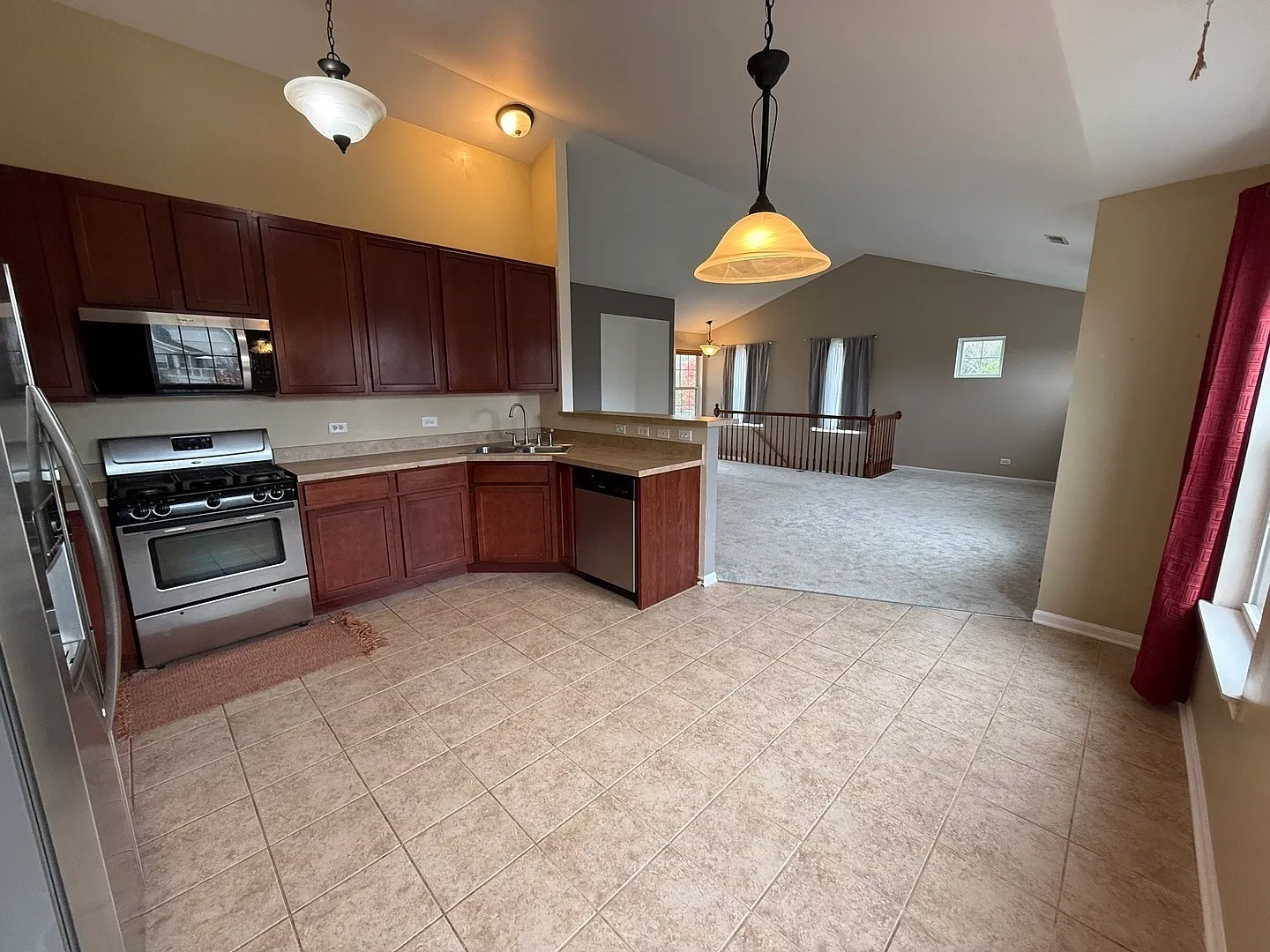 3 bed, 1678 sqft, $2,490 — Photo 4