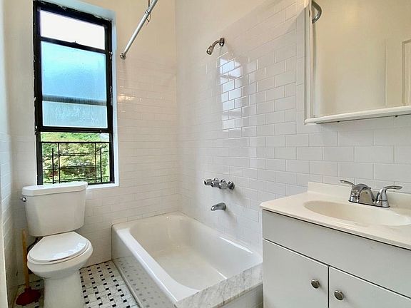 5th image of 160 Fenimore St #4AA