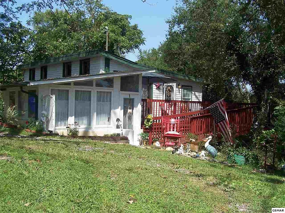 1st image of 1210 Canyon Hills Ct