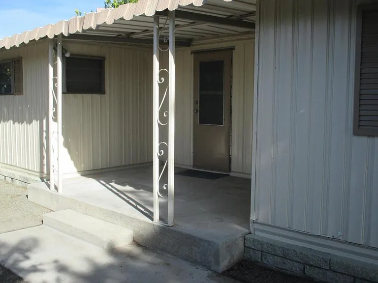 1074 W Johnston Ave — Photo 13