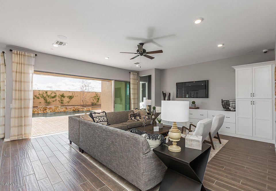 2nd image of 17945 W Desert Willow Dr