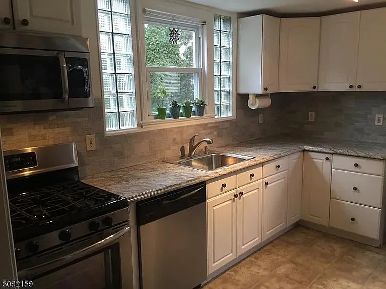 3 bed, $3,850 — Photo 2