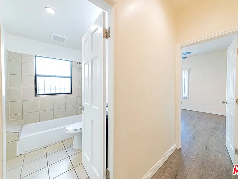 1152 S Bronson Ave — Photo 9