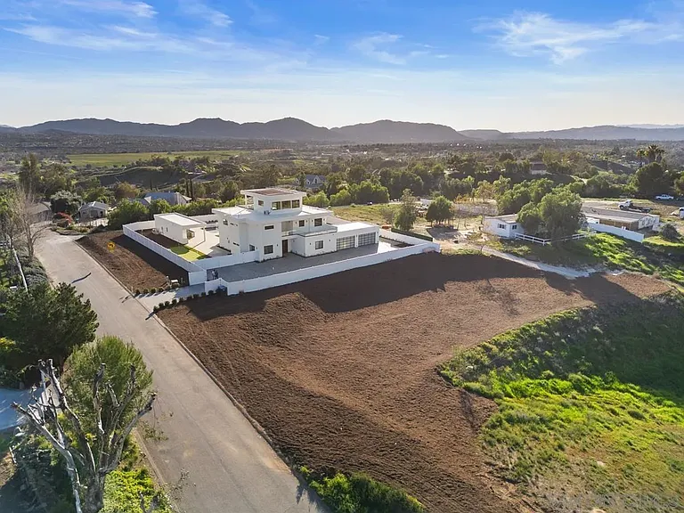 41955 Altanos Rd — Photo 42