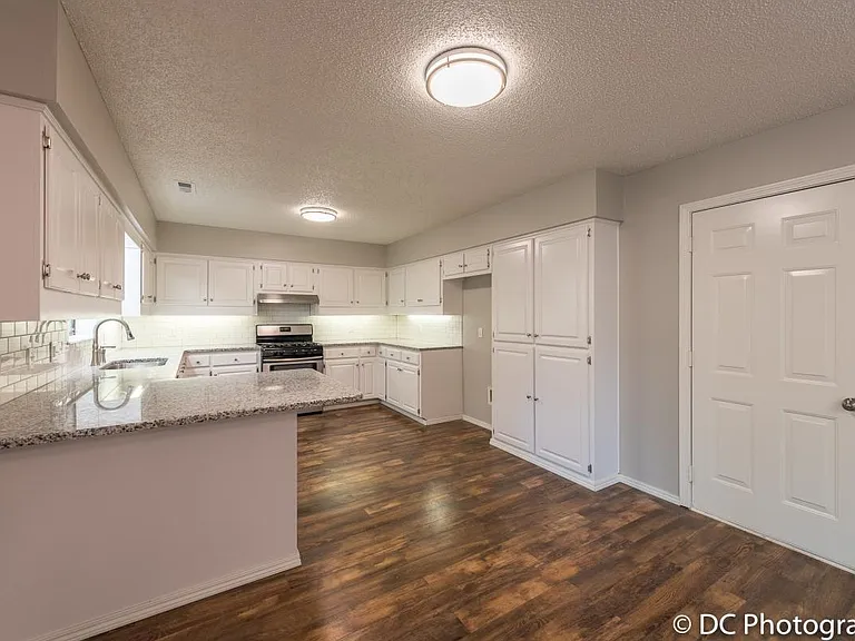 1704 SW D St — Photo 10