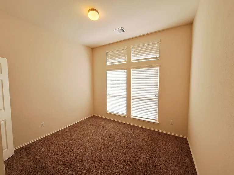 525 Loma Cedro Bnd — Photo 3