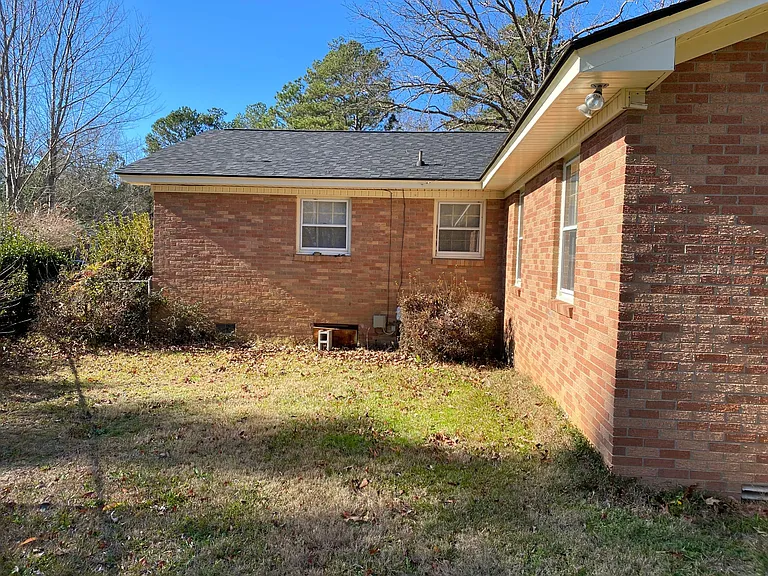2416 Rosemary Ave — Photo 3