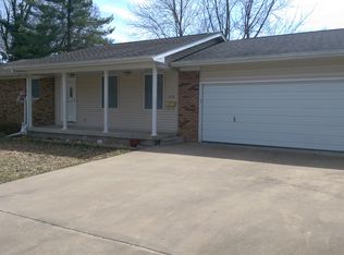 610 Carlton St, Benton, IL 62812