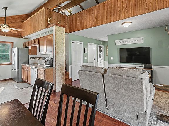 4th image of 104 Delft Dr