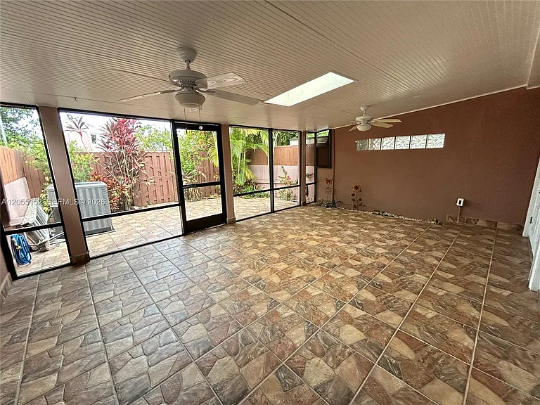 14110 Kendale Lakes Cir — Photo 71