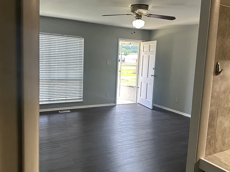 5 Southbrook Cir — Photo 3