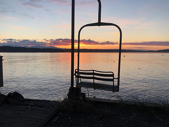 Our iconic ski lift swing is a favorite with kids and grown ups. Expect to see otters, seals, sea lions, eagles, osprey, and the occasional porpoise.