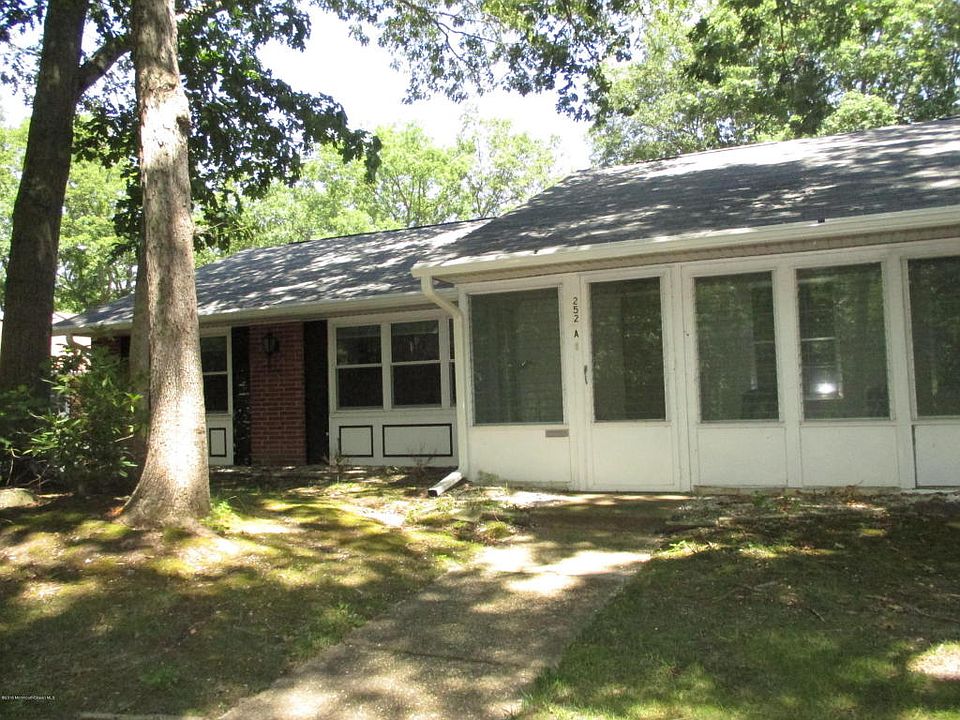 1st image of 252A Jefferson Ct #100A