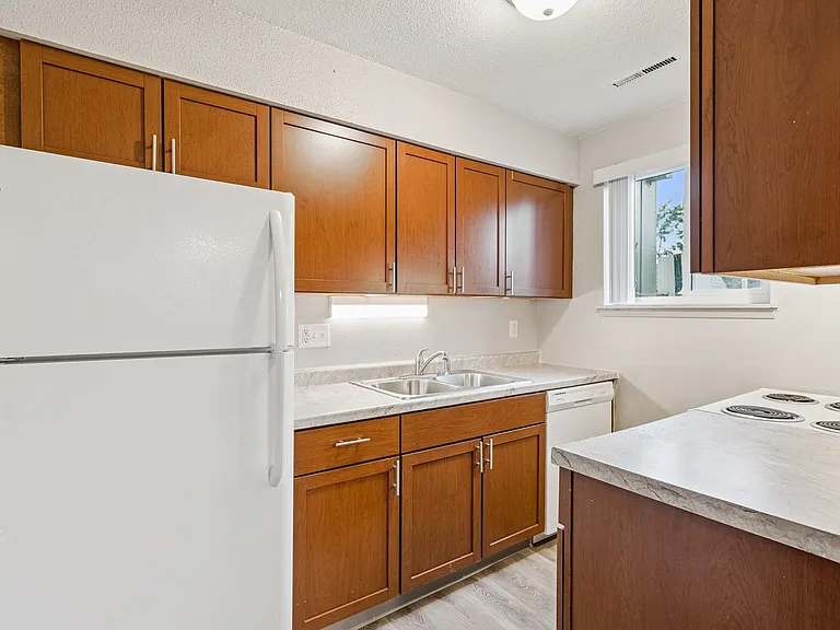 Lantern Square Apartments Spacious 1, 2 & 3 Bedrooms — Photo 40