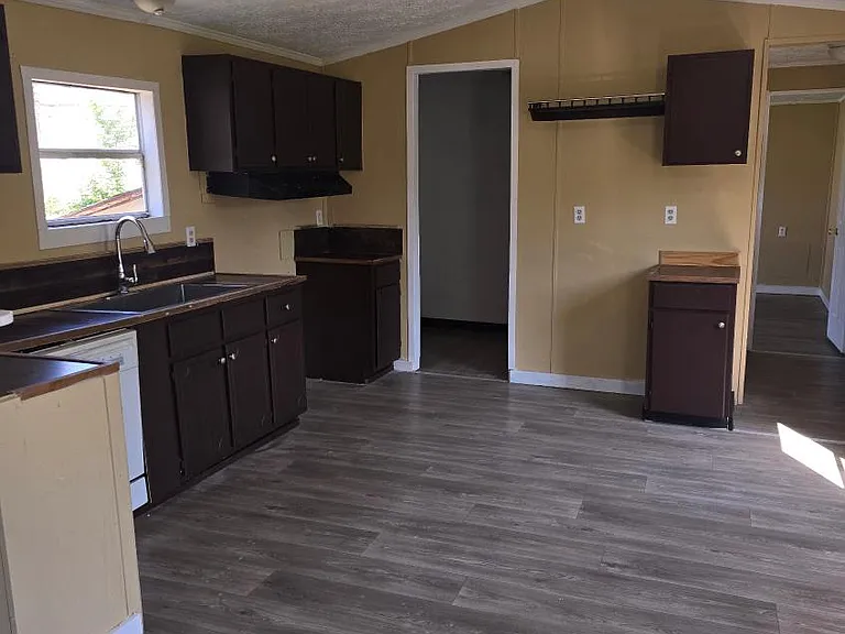 4915 Highway 80 — Photo 16