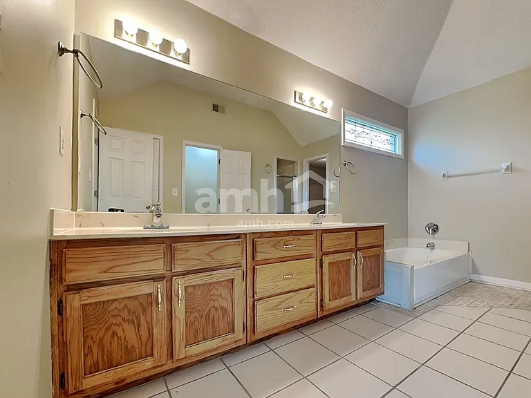 2713 Country Glade Cv N — Photo 13
