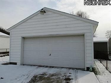 3rd image of 2952 Ellet Ave