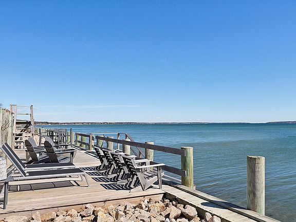 3rd image of 3270 Peconic Bay Blvd