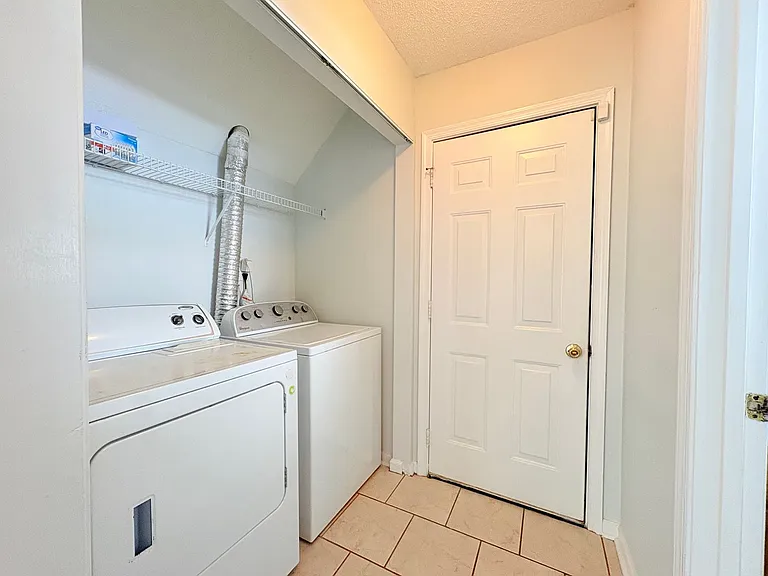 110 Amelia Ct — Photo 8