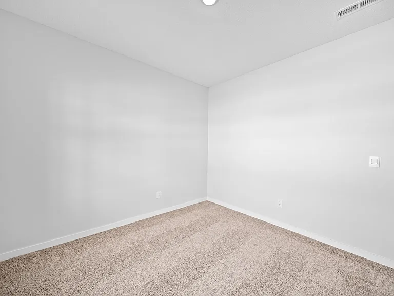 511 Darliene Dr — Photo 37