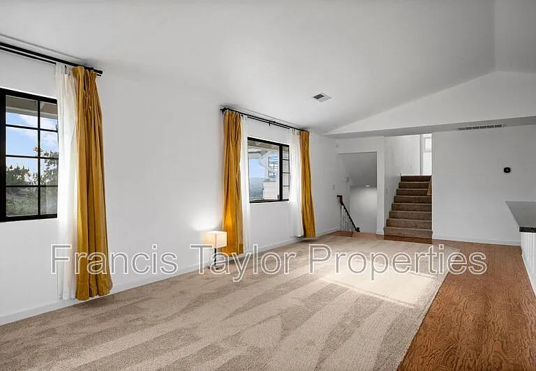1080 Circle Dr — Photo 4