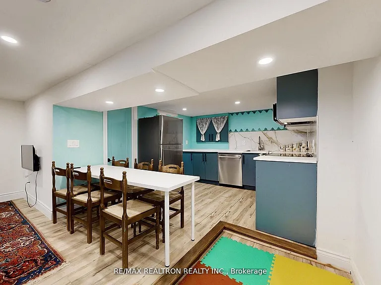 757 Srigley St — Photo 4